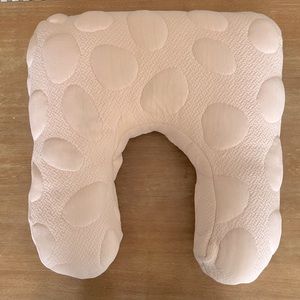 Nook Niche Nursing Pillow with light pink cover
